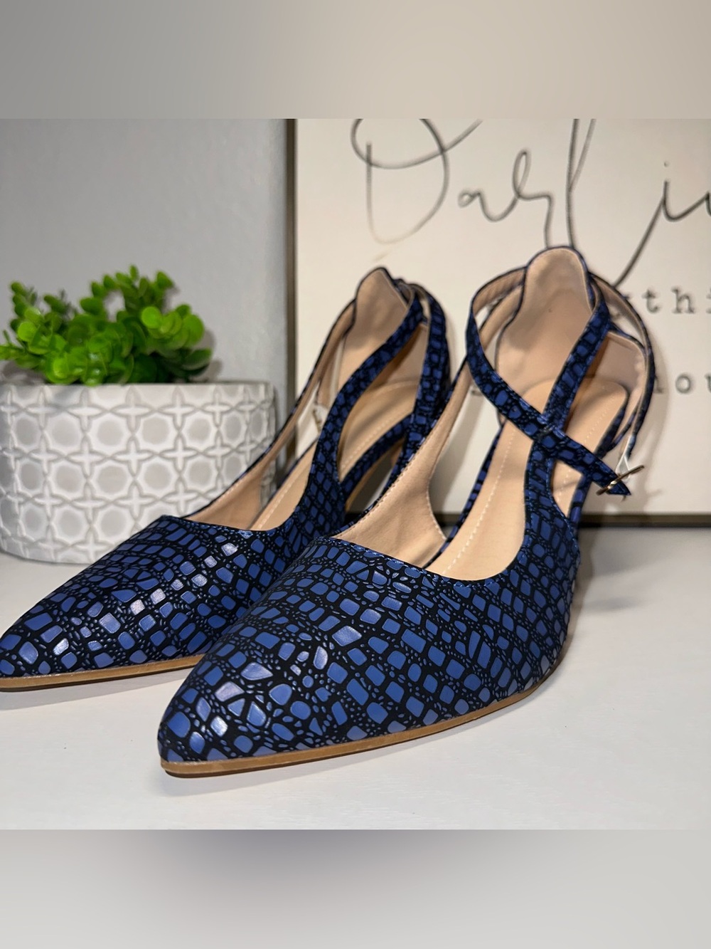 Blue Croc Embossed Ankle Strap Stiletto Heels Size EU 41 Pointed Toe